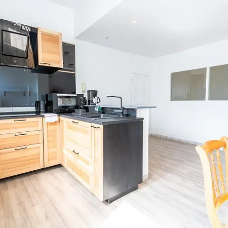 Quiet In The Heart Of Les Halles Apartment